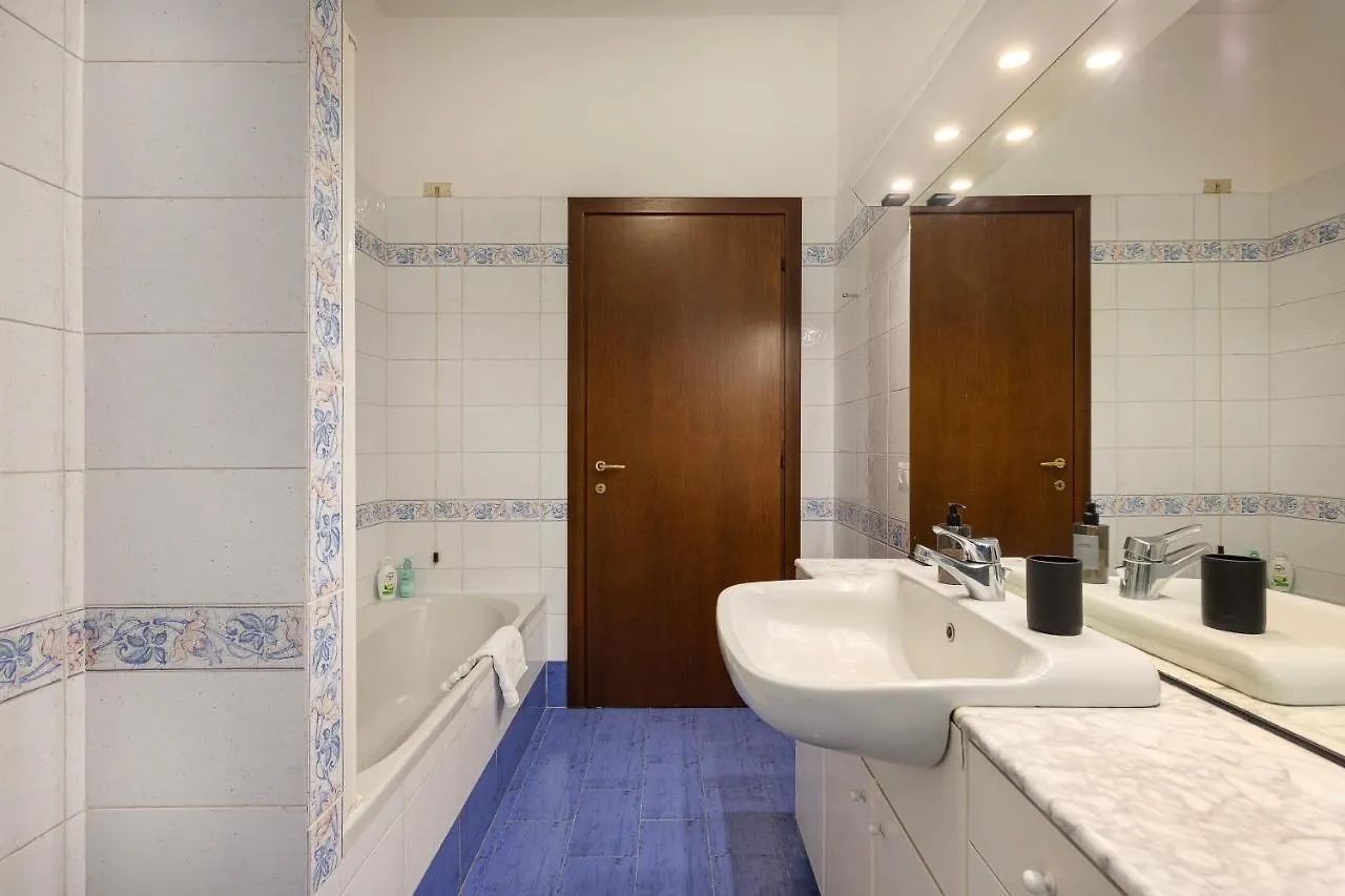 Apartment Flat In Citylife Near Metro! Milan Italy